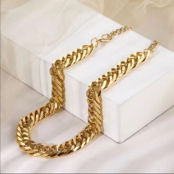 NEW Gold Unisex Cuban Link Chain Necklace - Picture 3 of 4